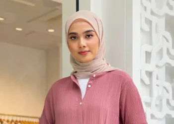 Rekomendasi 7 Model Tunik Crinkle Terbaru 2025 Elegan Anggun dan Praktis