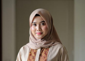 9 Inspirasi Gamis Katun Kombinasi Batik Formal Santai untuk Acara di 2025