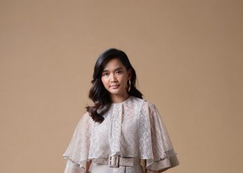 8 Model Gaun Panjang Brokat Layer Cape Modern Stylish untuk Acara Resmi 2025