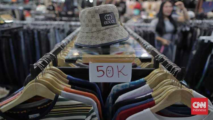 Ramai Thrifting Menyebabkan Pabrik Tekstil Dalam Negeri Terpuruk