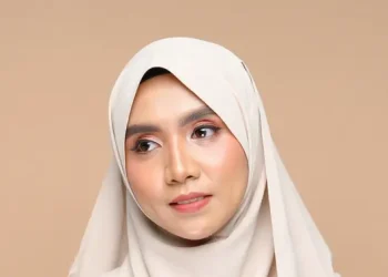 10 Model Gamis Syari Katun Jepang 2025 yang Modis dan Sopan