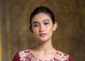 7 Model Dress Batik Modern Kerah Bulat Kombinasi Kain Polos Elegan untuk Tampil Anggun Seharian
