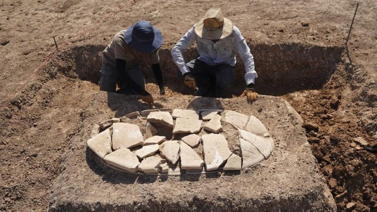 Rahasia Makam Kuno Dua Ribu Tahun Terungkap Akibat Kekeringan