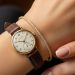 8 Kombinasi Gelang Emas Tipis dan Jam Tangan Klasik untuk Gaya Kekinian 2025