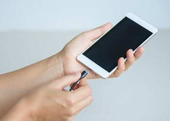 HP Mendadak Tidak Bisa Mengisi Daya? Simak Cara Mengatasinya