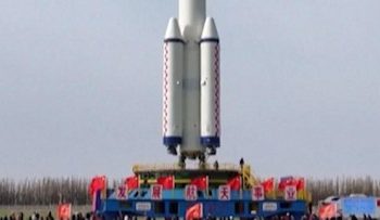 Aktivitas Roket Shenzhou-21 China Dialihkan ke Landasan