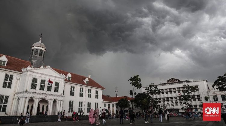 Siklon Tropis Aktif, BMKG Ingatkan Waspada Hujan Sangat Lebat