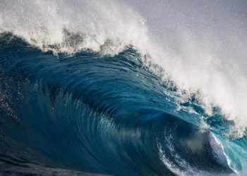 Megatsunami Setinggi 200 Meter Terekam oleh Satelit dan Menggetarkan Bumi Selama 9 Hari