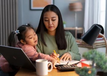 Mengajarkan Anak Mengelola Uang dengan Bijak Secara Efektif