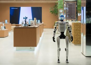 Toko Utama Pamer Robot Kungfu di Toko