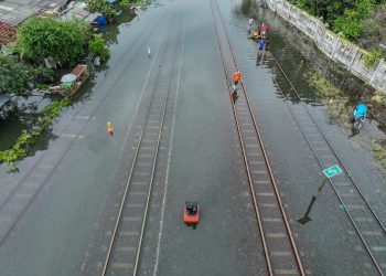 Batalkan 38 Perjalanan Kereta Akibat Banjir, Ini Daftarnya