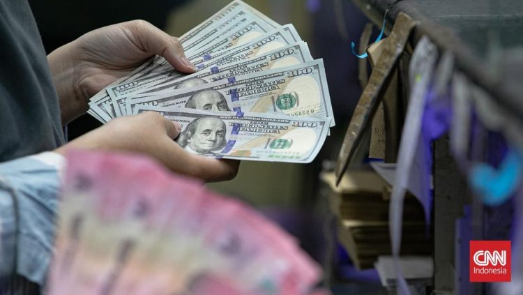Nilai Tukar Rupiah Turun ke Rp16.956 Sore Ini