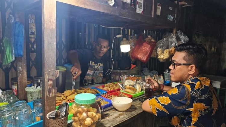 Kisah Angkringan Heddy Sukses Berkat KUR dan Dukungan Usaha Mikro